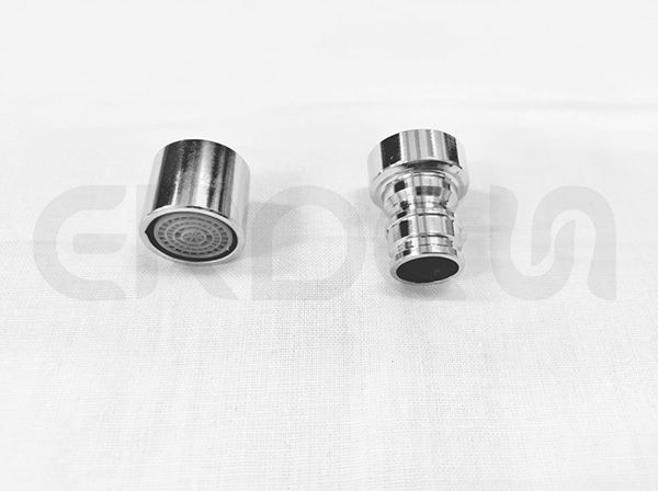 可選用戶外或是洗衣機專用出水嘴